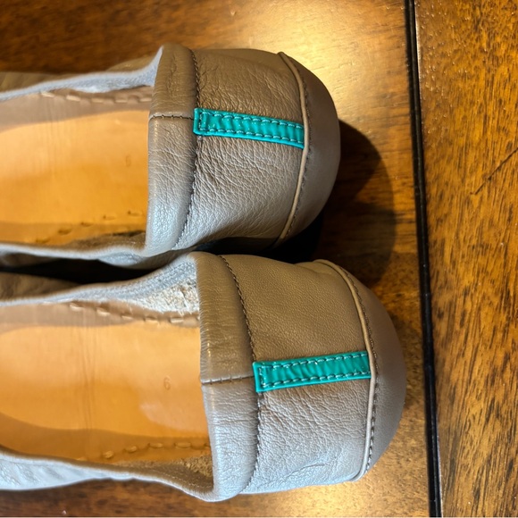 Tieks by Gavrieli Classic Ballet Foldable Flats‎ in Taupe/Beige - Picture 4 of 5